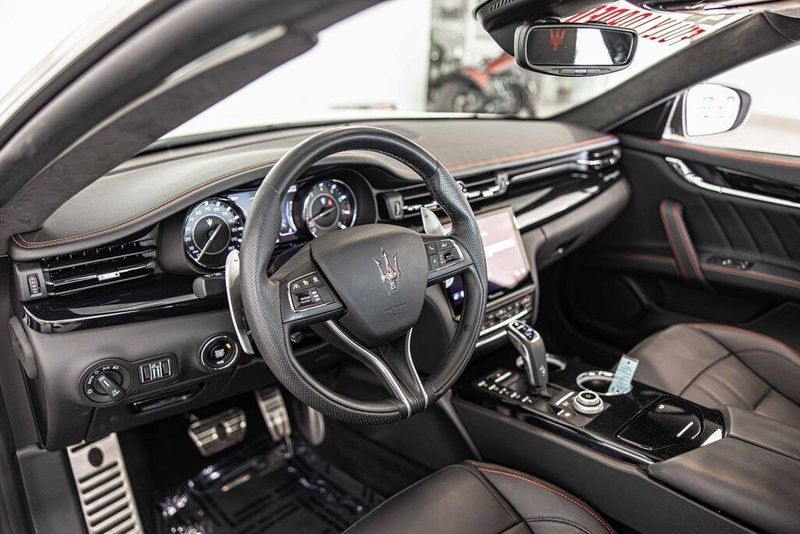 2023 Maserati Quattroporte Modena Q4 photo 18
