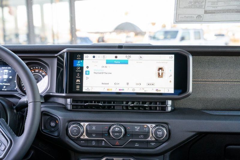 New 2026 Jeep Gladiator Image 22