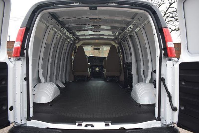 New 2025 Chevrolet Express 2500 Work VanImage 16