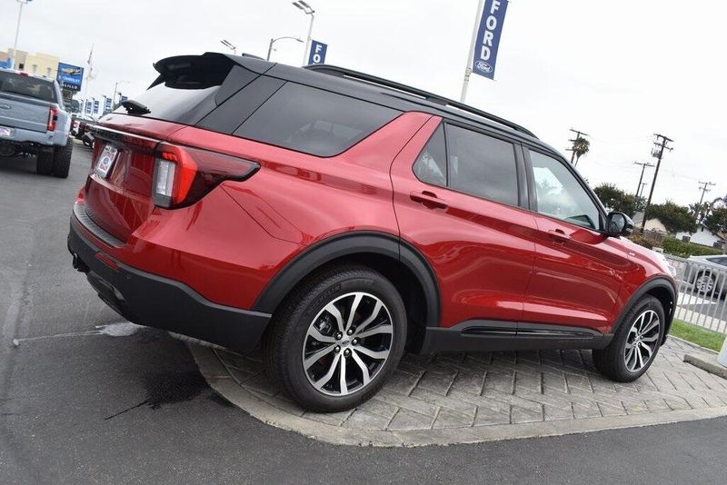 New 2025 Ford Explorer ST-LineImage 2