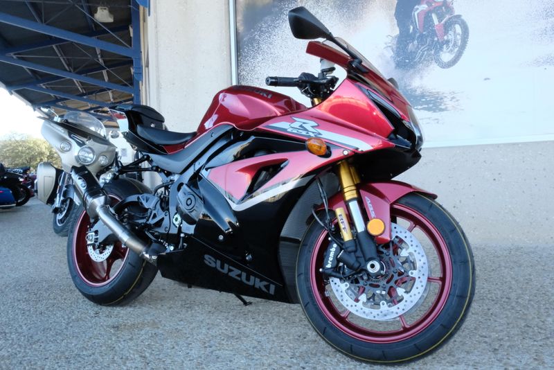2025 SUZUKI GSXR1000R RED 