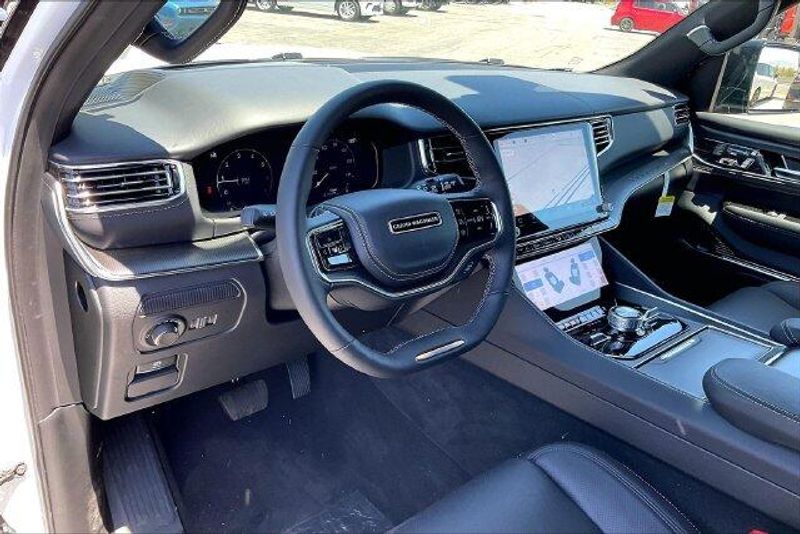 2026 Jeep Grand Wagoneer L Summit Obsidian 4x4Image 6