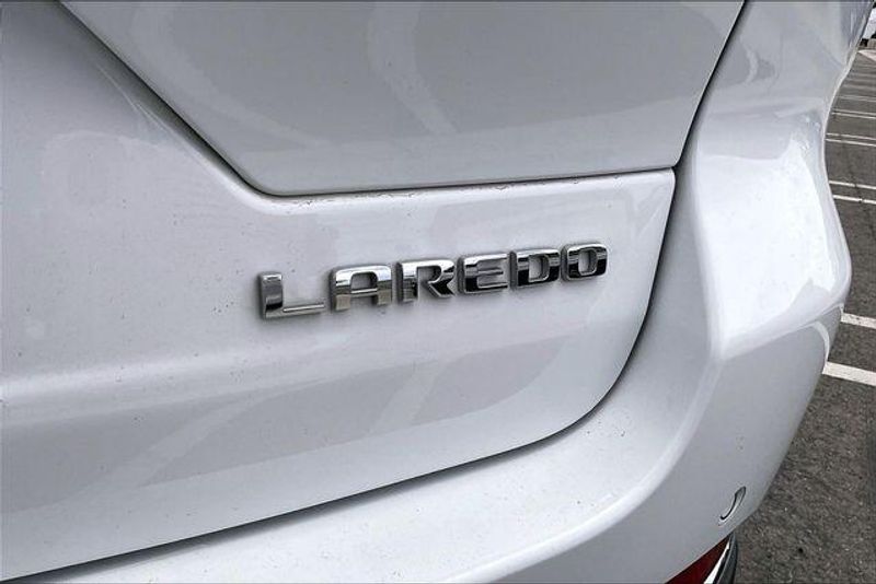 Used 2023 Jeep Grand Cherokee LaredoImage 31