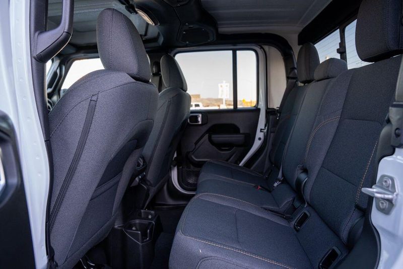 New 2026 Jeep Wrangler Sport SImage 14