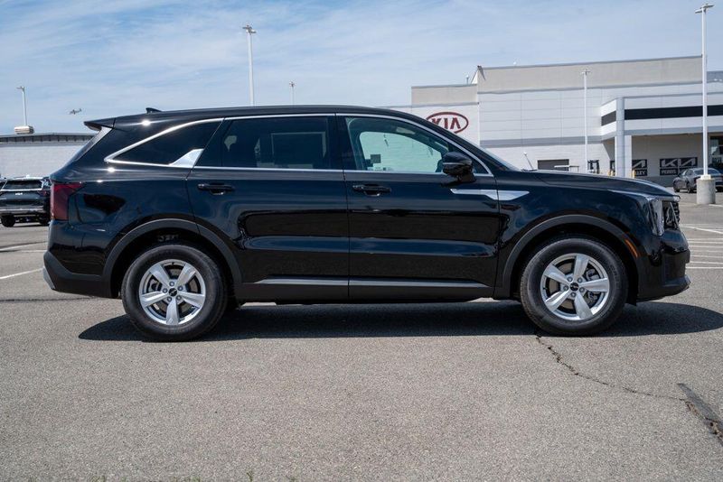 New 2026 Kia Sorento LXImage 8