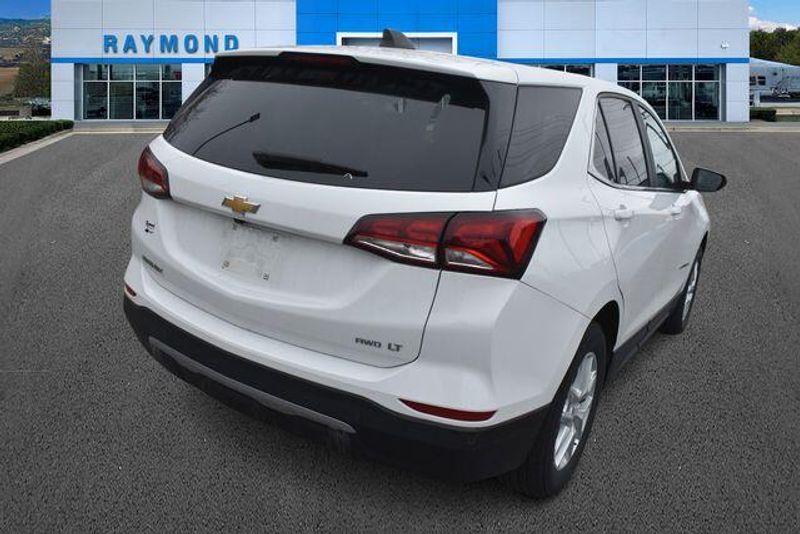 Used 2023 Chevrolet Equinox LTImage 3