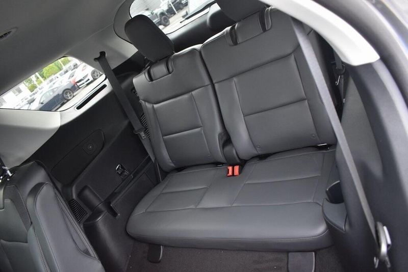 New 2025 Ford Explorer ActiveImage 8