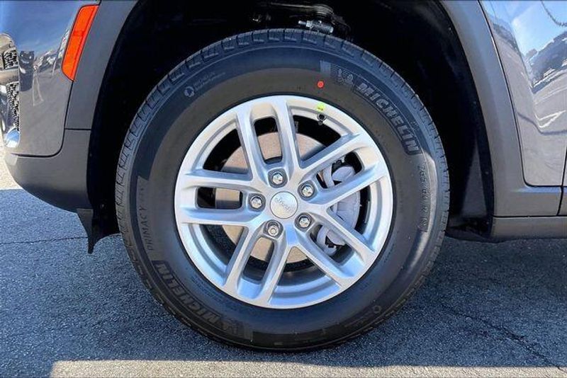 New 2026 Jeep Grand Cherokee Laredo X 4x4Image 10