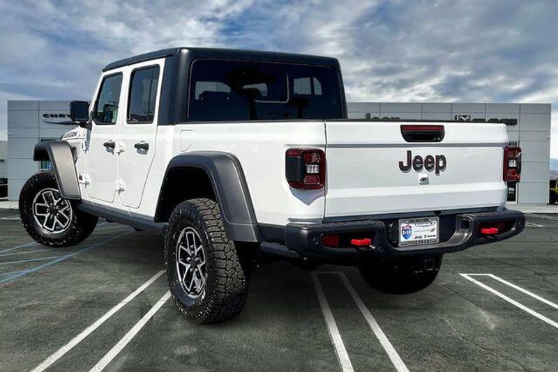 New 2025 Jeep Gladiator Rubicon 4x4Image 2