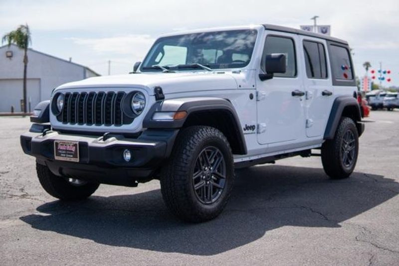Used 2025 Jeep Wrangler Sport SImage 3
