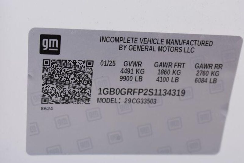 New 2025 Chevrolet Express 3500 Work VanImage 31