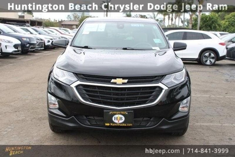 2021 Chevrolet Equinox LSImage 2