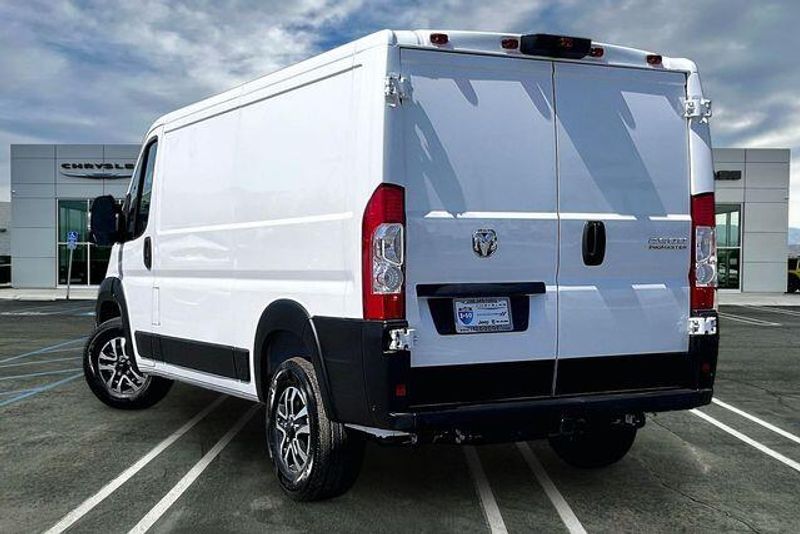 New 2026 RAM Promaster 2500 Slt Cargo Van Low Roof 136
