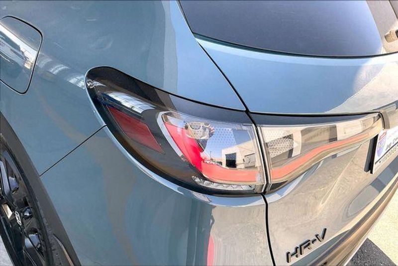 Used 2023 Honda HR-V SportImage 28