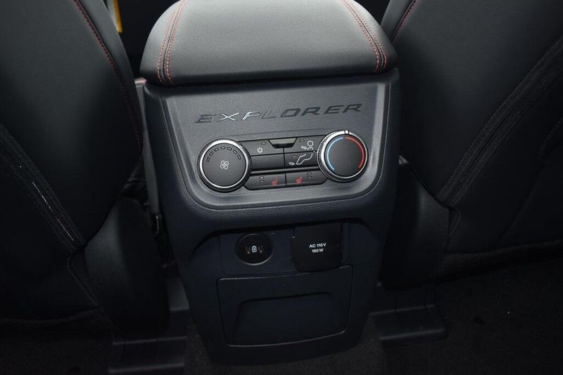 New 2025 Ford Explorer STImage 11