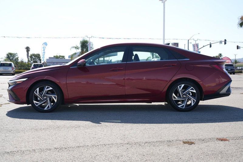 Used 2024 Hyundai Elantra LimitedImage 4