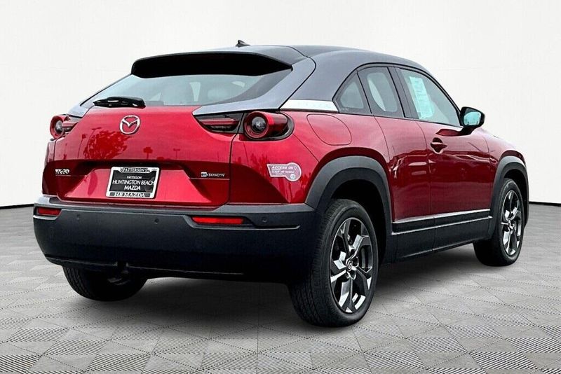 2022 Mazda MX-30 EV Premium PlusImage 2