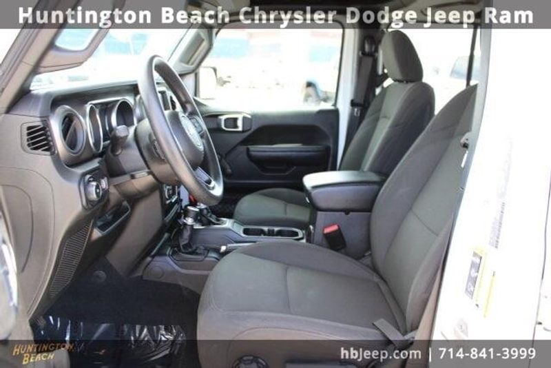 2023 Jeep Wrangler SportImage 28