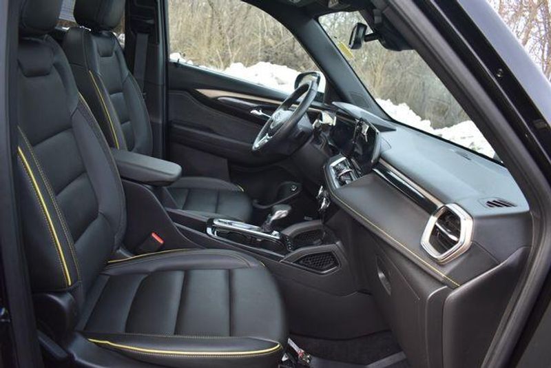 Used 2025 Chevrolet TrailBlazer ActivImage 13