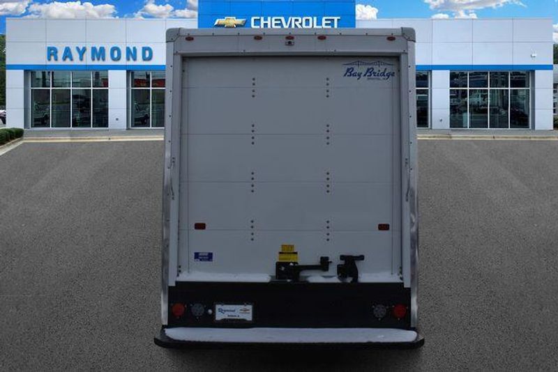 New 2025 Chevrolet Express 3500 Work VanImage 5