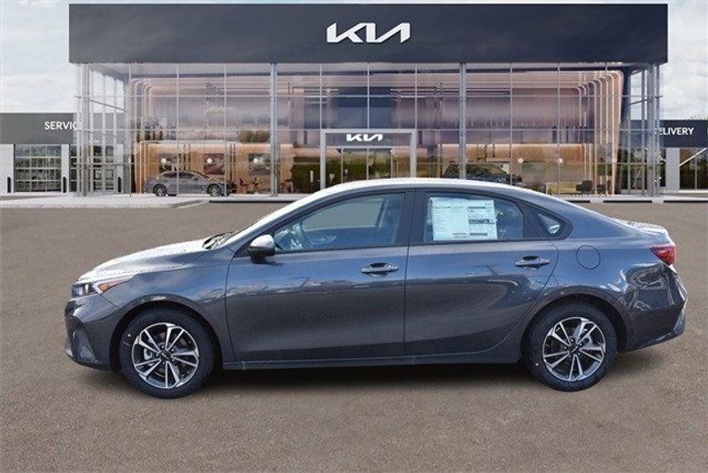 2024 Kia Forte LXSImage 7