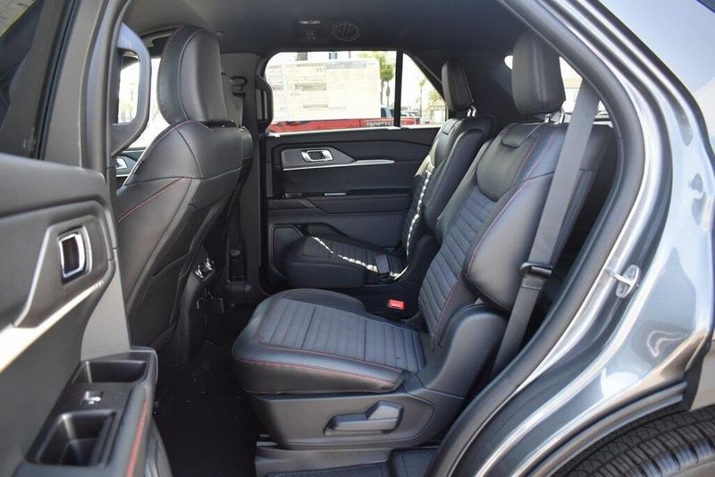 2025 Ford Explorer ST-LineImage 10