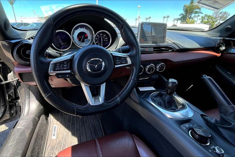 2017 Mazda Miata ClubImage 5