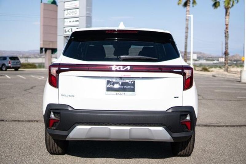 New 2025 Kia Seltos LXImage 6