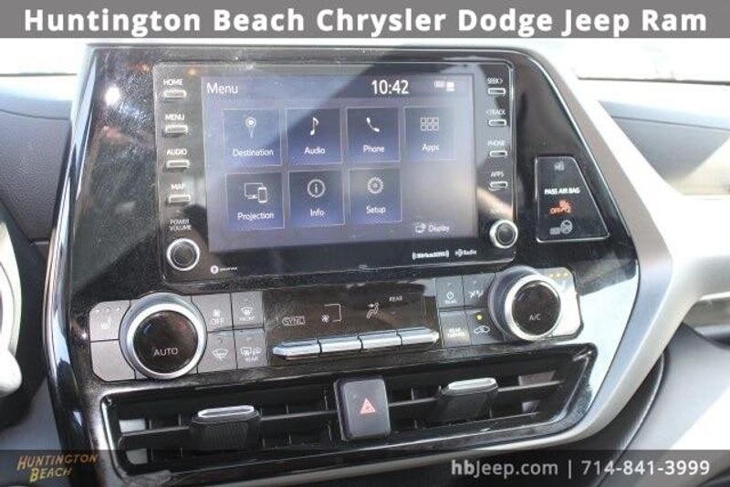 2021 Toyota Highlander Hybrid XLEImage 25