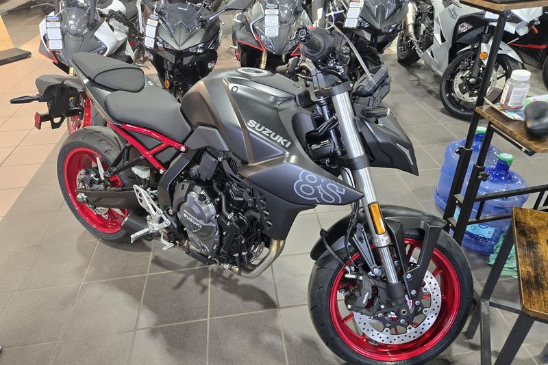 2025 SUZUKI GSX8S METALLIC MATTE BLACK NO 2 