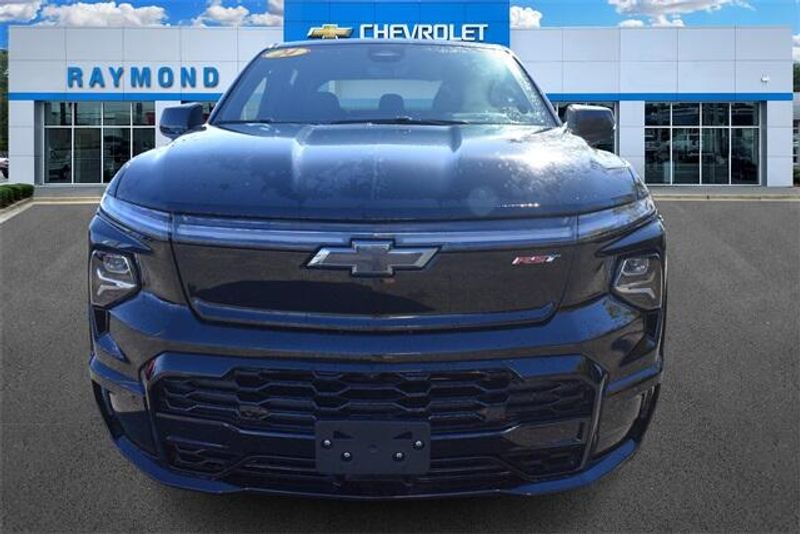 2024 Chevrolet Silverado EV RSTImage 8