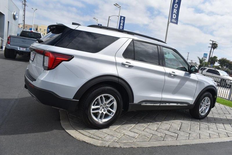 New 2025 Ford Explorer ActiveImage 2
