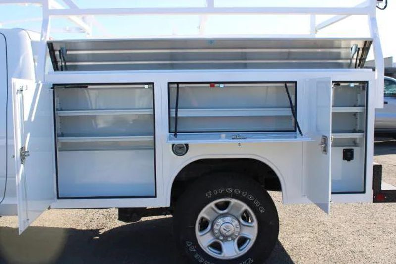 2024 RAM 2500 Tradesman Regular Cab Harbor BodyImage 10
