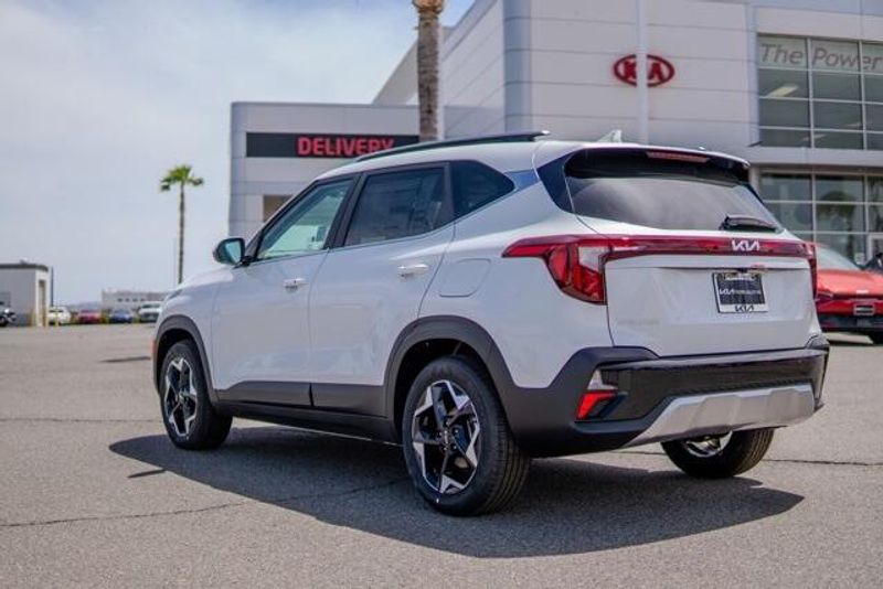 New 2025 Kia Seltos LXImage 5