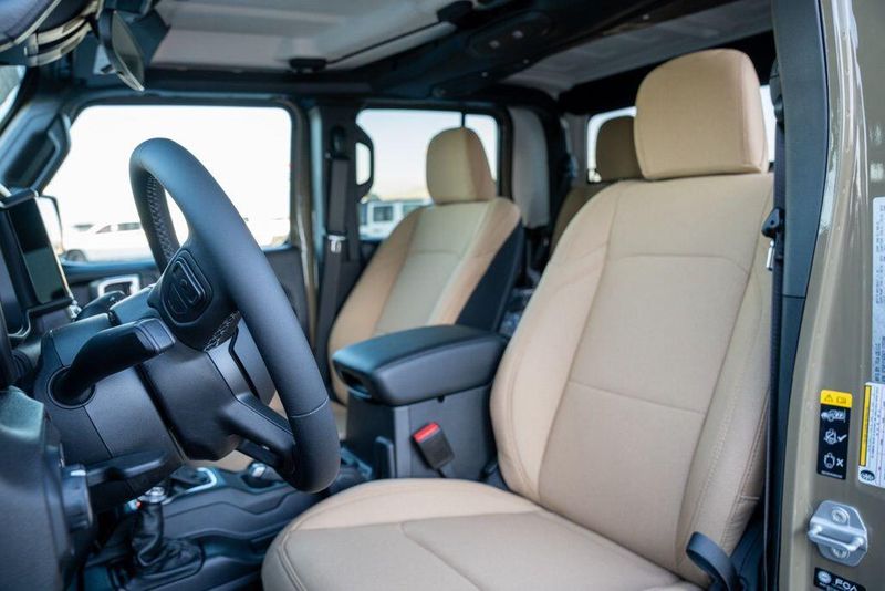 New 2026 Jeep Gladiator Image 12