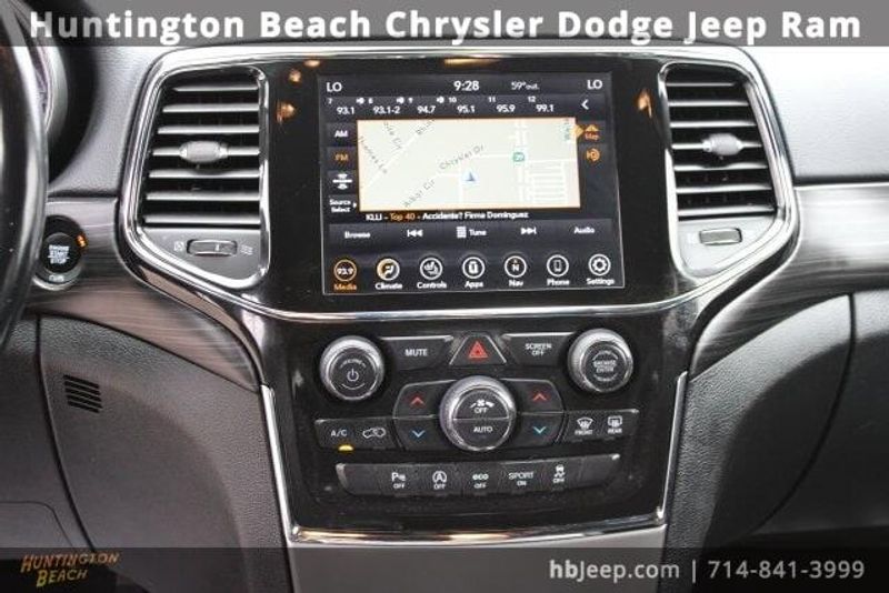 2021 Jeep Grand Cherokee Laredo XImage 16