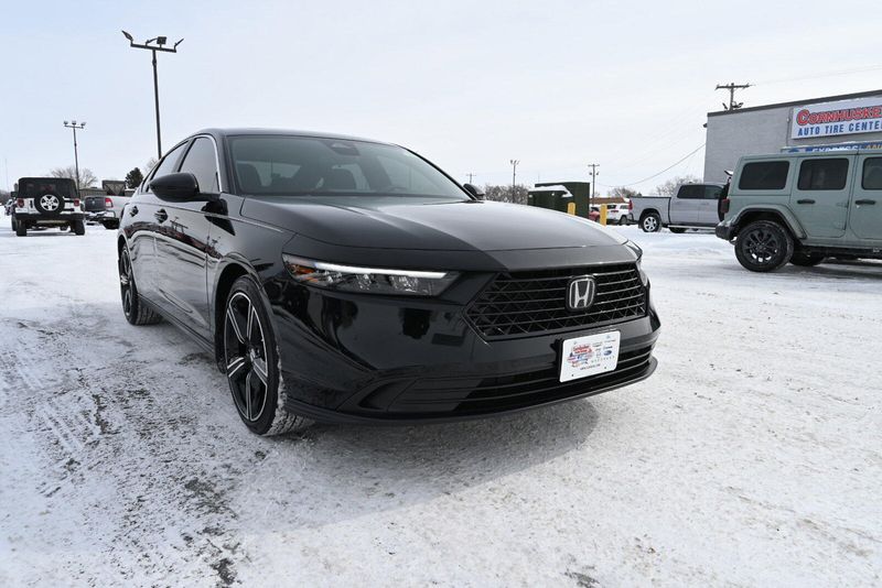 2024 Honda Accord Hybrid SportImage 2