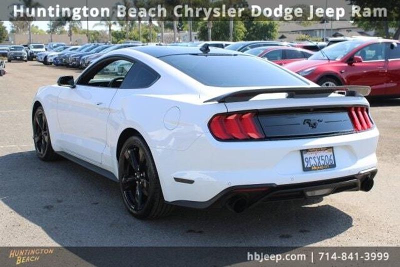 2022 Ford Mustang EcoboostImage 3