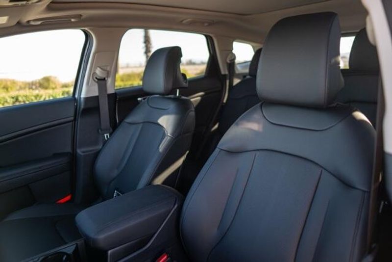 2026 Kia Sportage EXImage 12