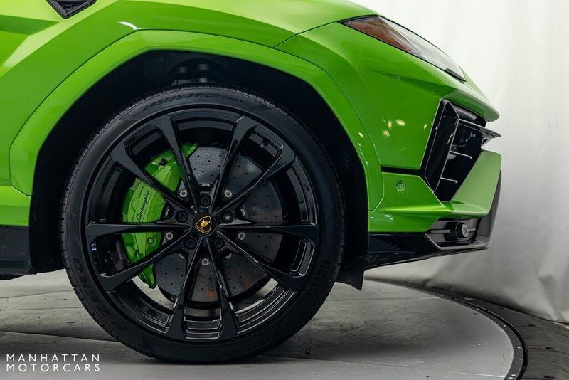 2024 Lamborghini Urus SImage 9