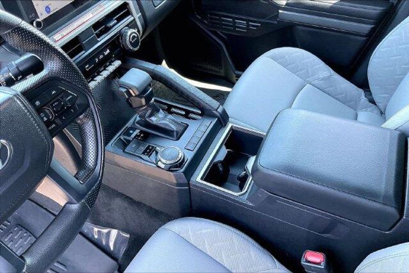 Used 2026 Toyota Tacoma SR5Image 17