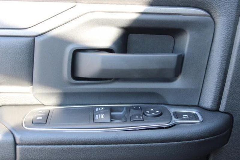2024 RAM 2500 Tradesman Regular Cab Harbor BodyImage 15