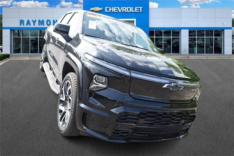 New 2024 Chevrolet Silverado EV RSTImage 9