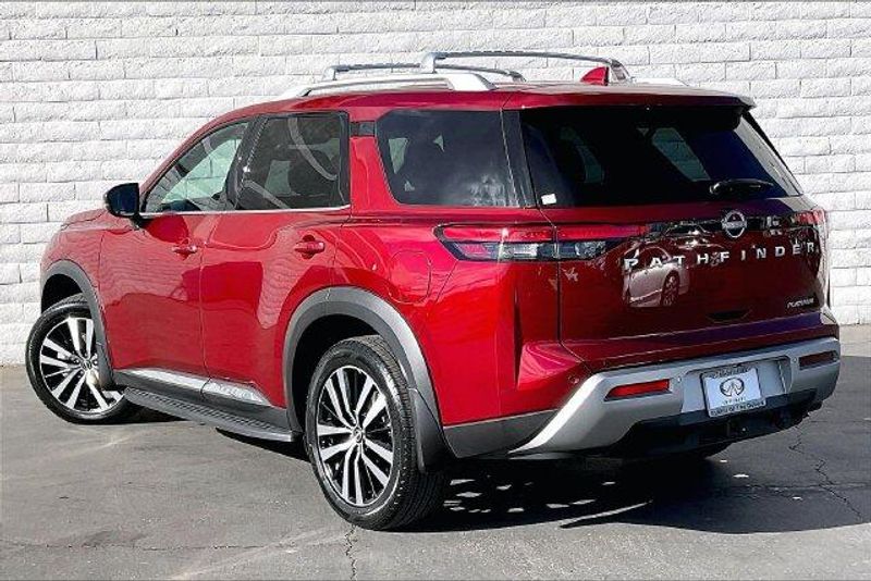 Used 2025 Nissan Pathfinder PlatinumImage 10