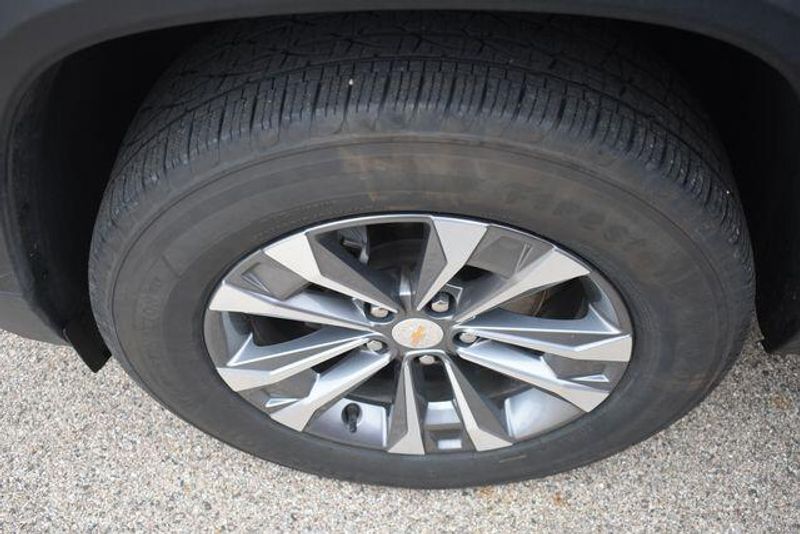 Used 2025 Chevrolet Equinox LTImage 13