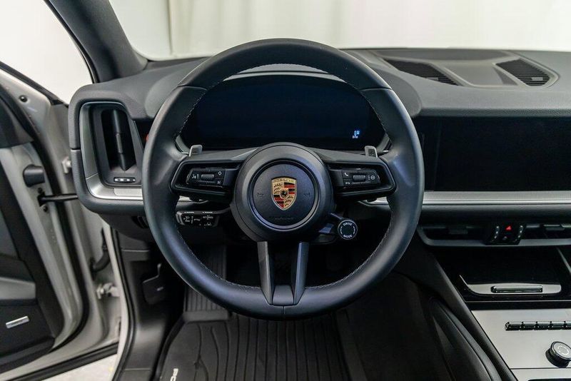 2024 Porsche Cayenne BaseImage 14