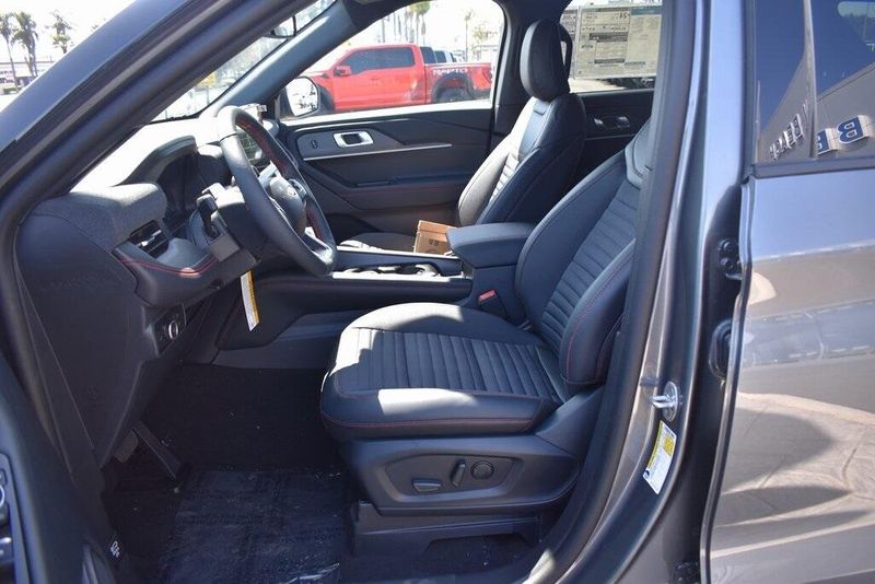 2025 Ford Explorer ST-LineImage 15