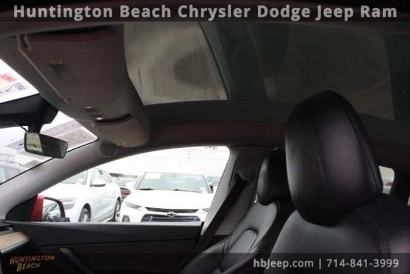 2022 Tesla Model Y Long RangeImage 24