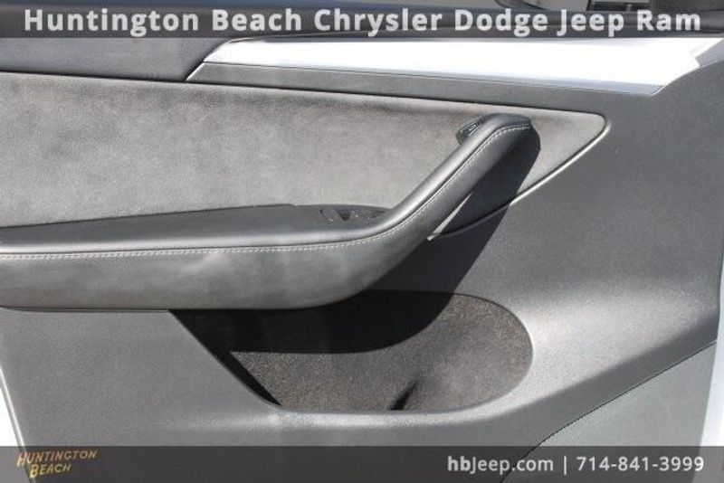 2022 Tesla Model Y PerformanceImage 10