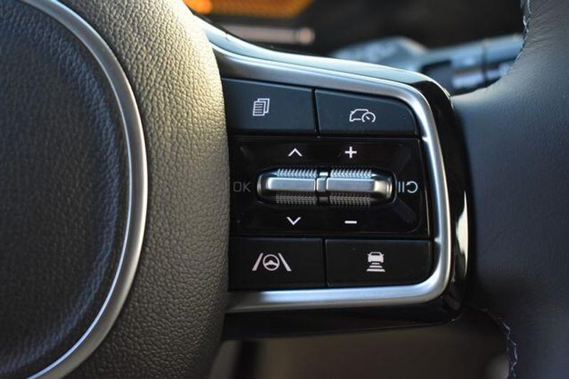 New 2026 Kia Carnival EXImage 28